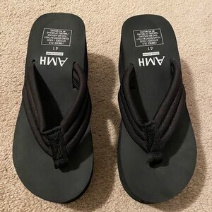 AMH Black Quilted Strap Flip Flop Sandals